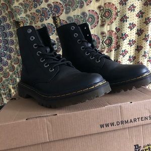 Dr. Marten's Luana